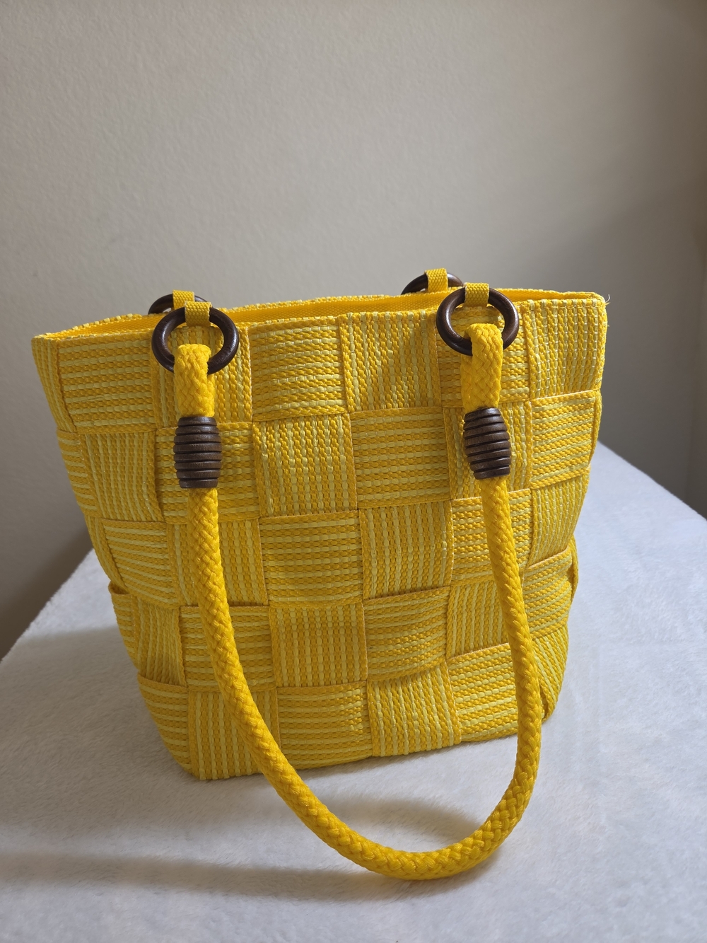 M&G Bertini Yellow Woven Basket Tote Bag Wooden Ring Handles Summer Beach Purse - Picture 2 of 15